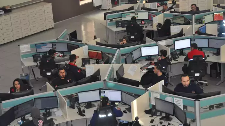 Kedisi için ambulans isteyen var
