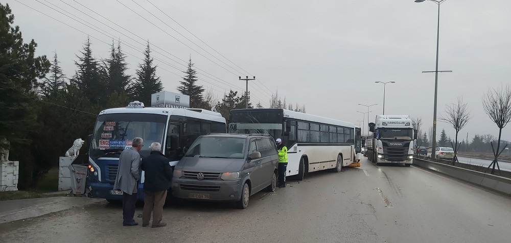 Ankara'da zincirleme kaza: 33 yaralı