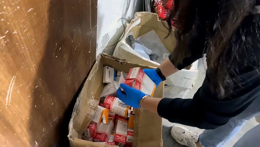 Başkalarına reçetelendirilmiş 145 bin kutu ilaç ele geçirildi