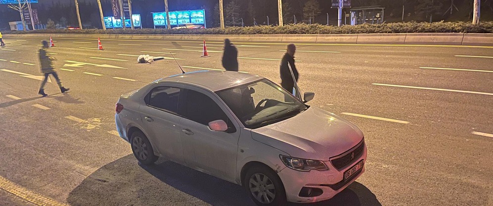 Sürücüyle tartışıp otomobilden atlayan kadın öldü