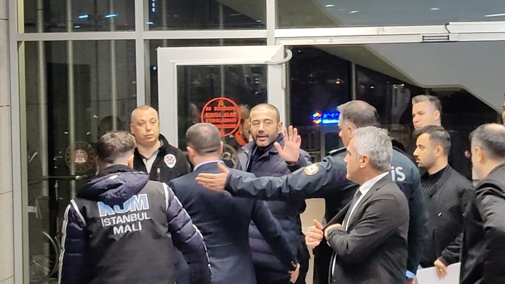 Beşiktaş Belediye Başkanı ile 22 kişi tutuklandı