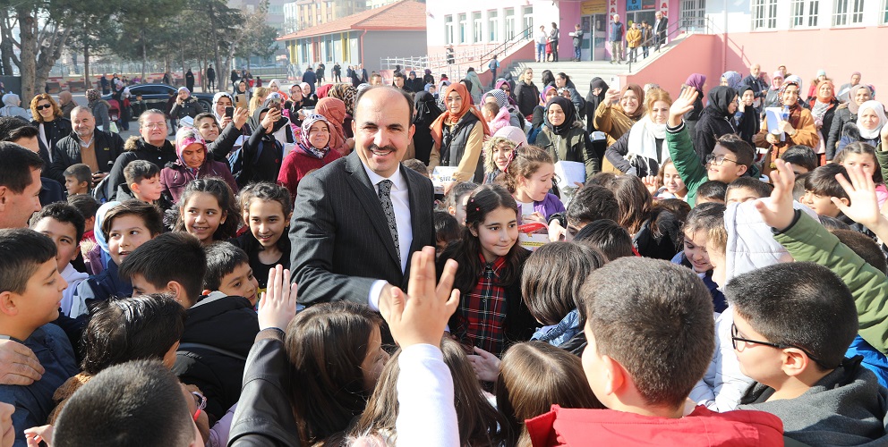 Başkan Altay'dan öğrencilere mesaj