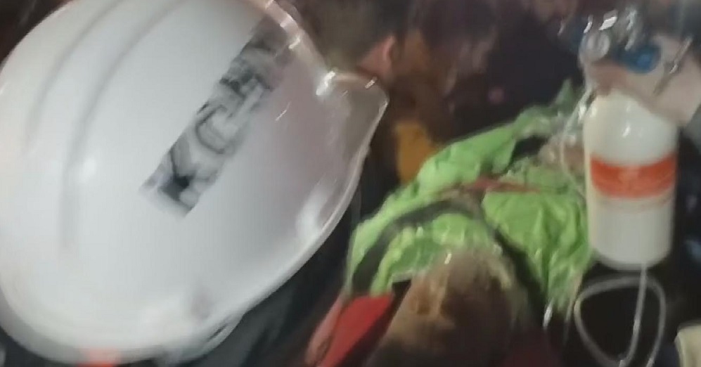 5 saat sonra sağ çıkarıldılar