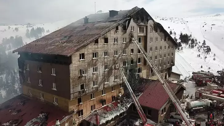 Otel yangınında tutuklu sayısı yükseldi