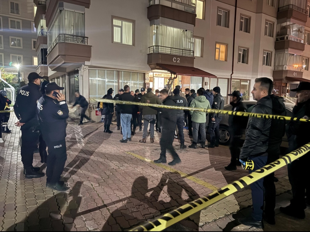 Olaylı gece aile içi katliam yaptı
