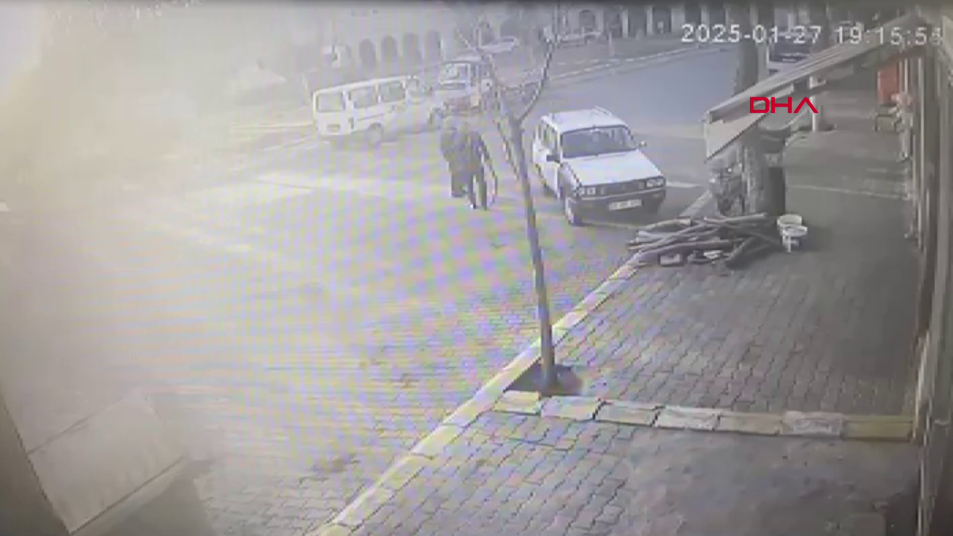 Ağabeyini odunla darbedip öldürdü