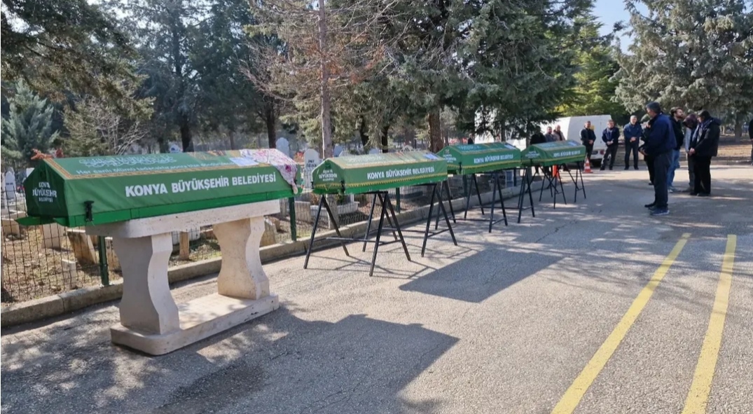 Katliamın kurbanları toprağa verildi