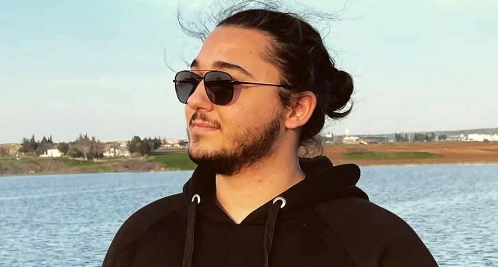 Yolda yürürken kalp krizi geçirdi