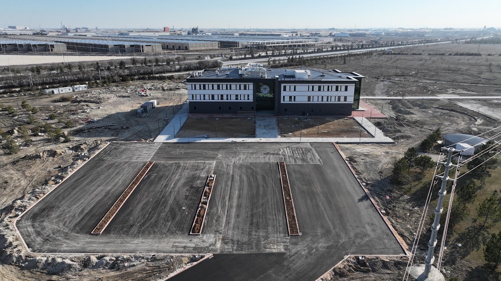 Tesislerin otopark asfaltı tamamlandı