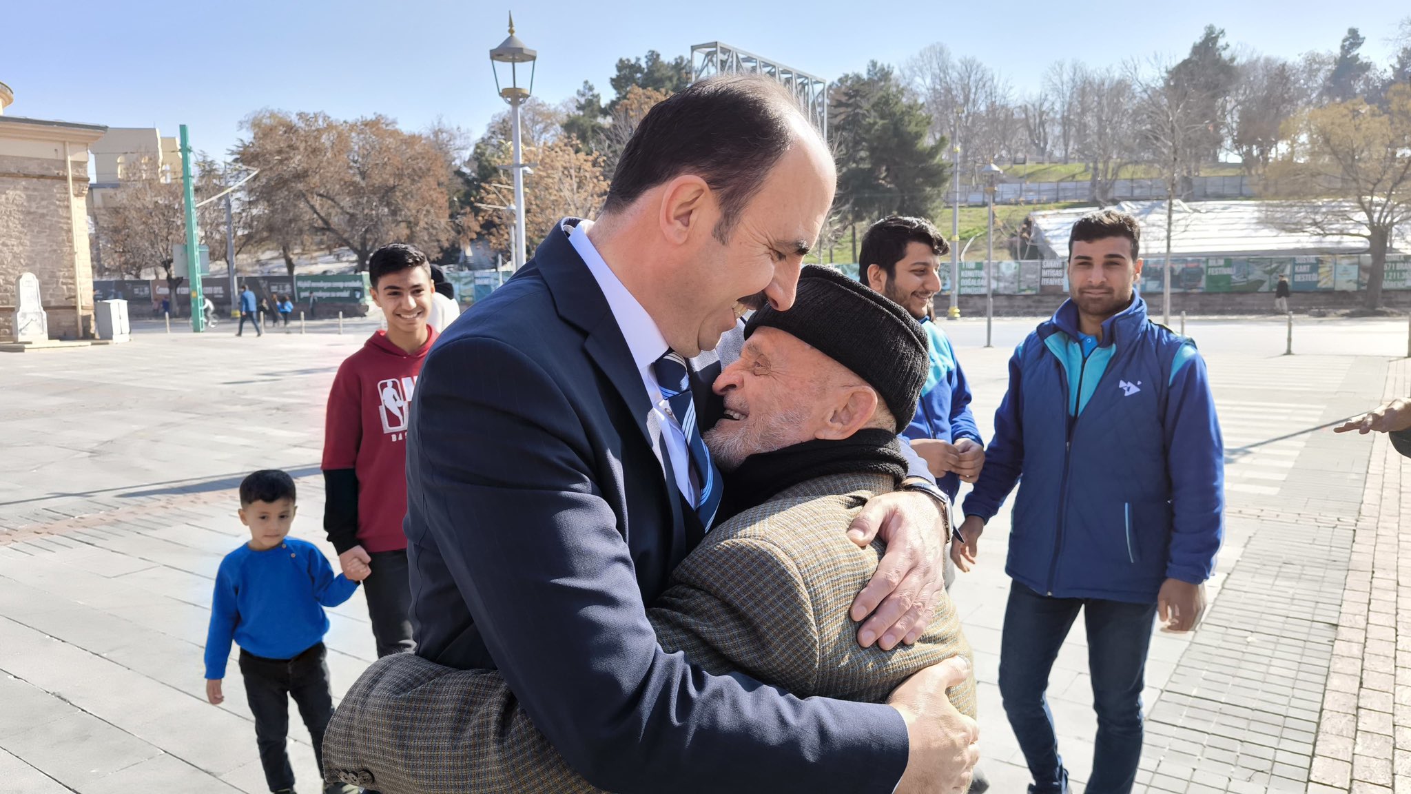Başkan Altay vatandaşlarla buluştu