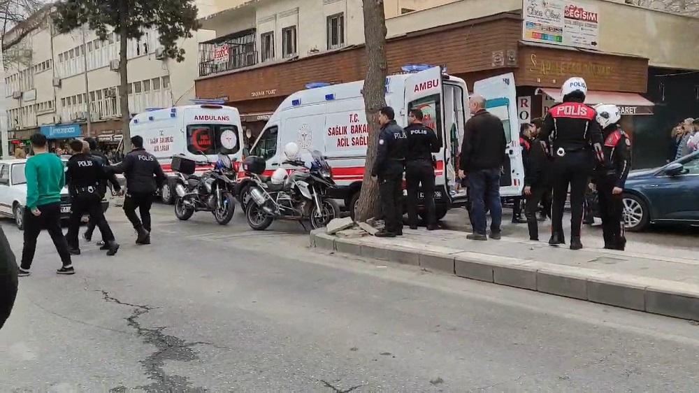 Ödünç tornavida kavgası: 9 yaralı