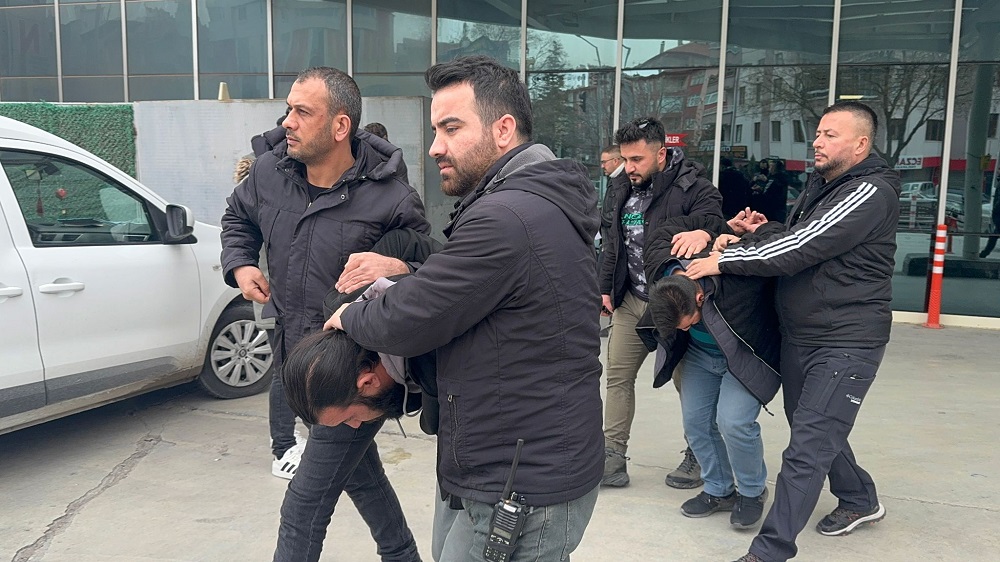Çalıştığı iş yerinden 250 ton arpa çaldı