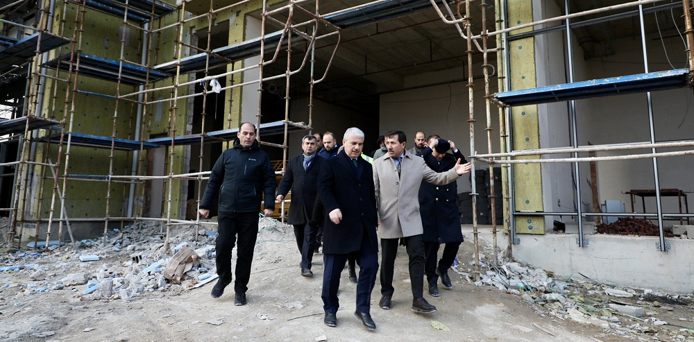 Karatay Spor Merkezi'nin yapımı sürüyor