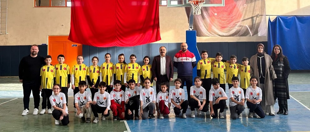 Yunak'ta Geleneksel Çocuk Oyunları Turnuvası heyecanı