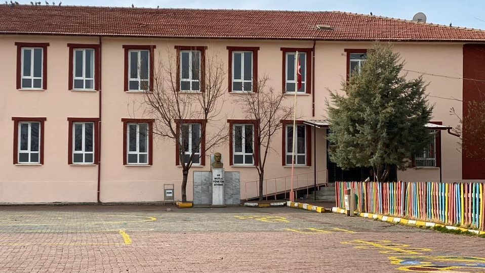Öğretmene silahlı saldırı