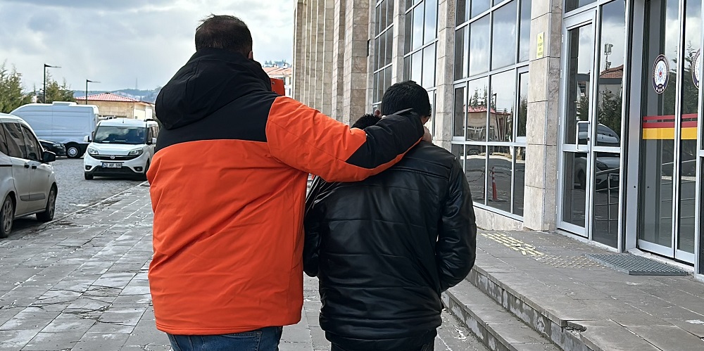 Hamile eşini tüfekle yaraladı