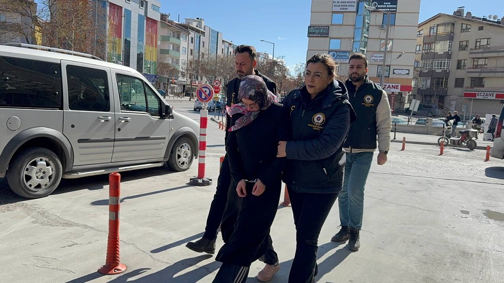 "Ailemi öldürmekle tehdit etti"