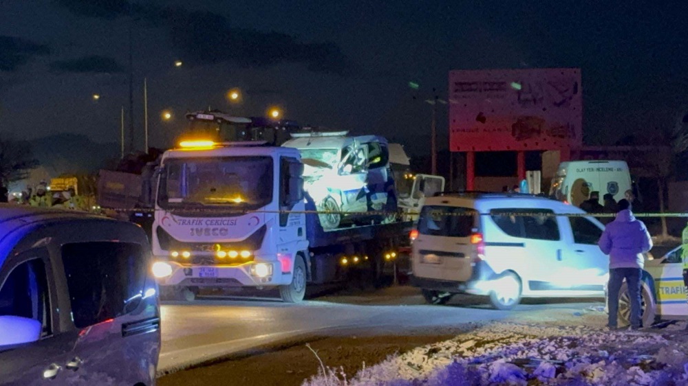 Konya'da polis ekibi kaza yaptı