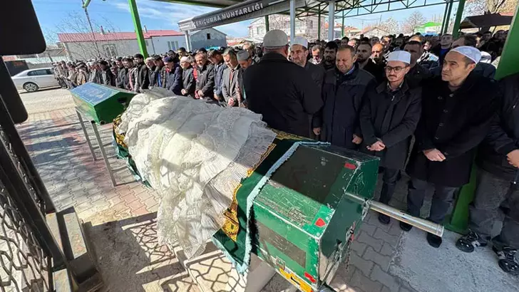 Doğduğundan beri hastanedeymiş