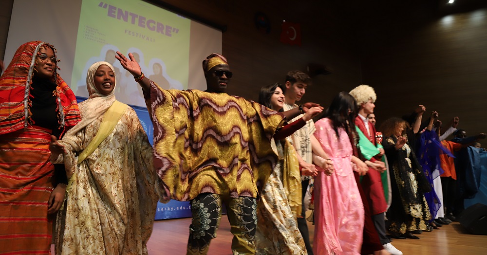 Üniversitede festival havasında kaynaşma etkinliği