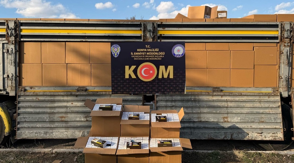 Tır dolusu kaçak makaron ele geçirildi