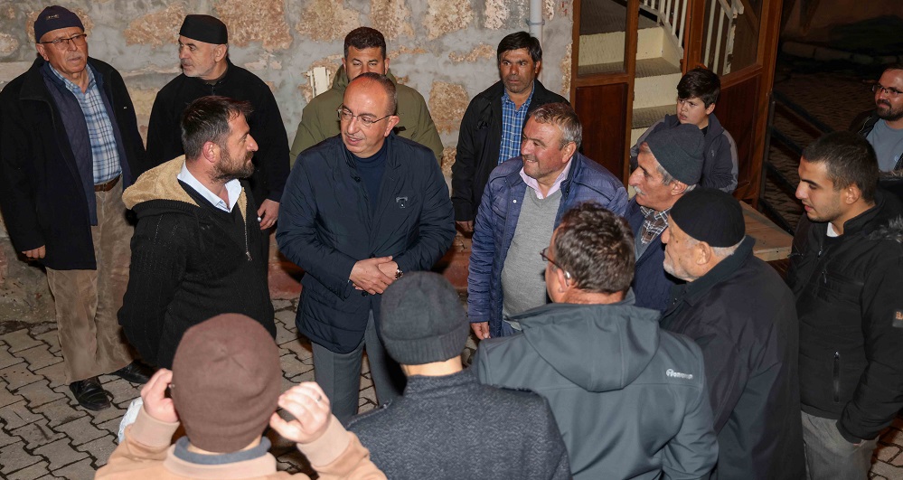 Kavuş Kızılören'de vatandaşlarla buluştu