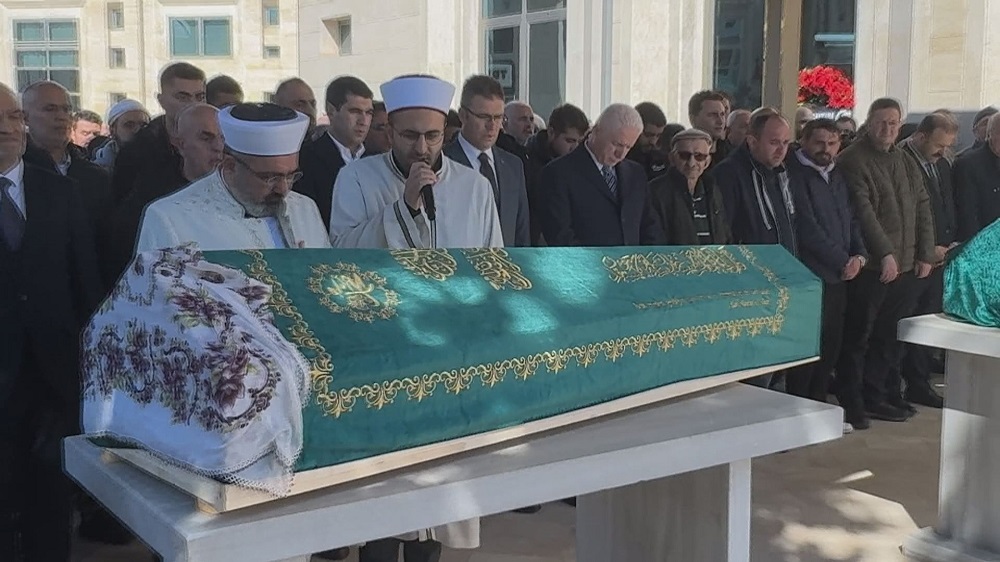 3 çocuk ve annesi son yolculuğuna uğurlandı