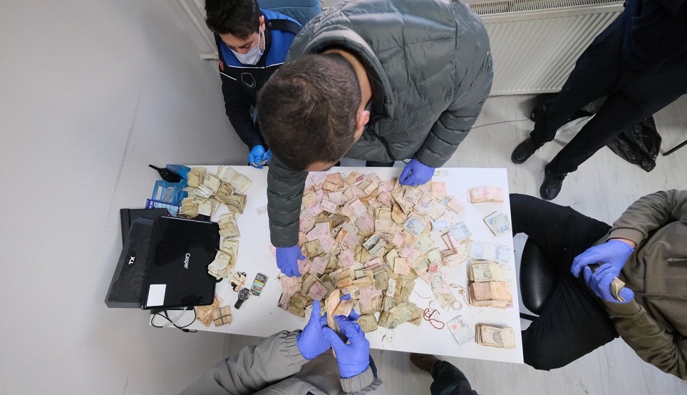 Dilencinin üzerinden  164 bin lira çıktı