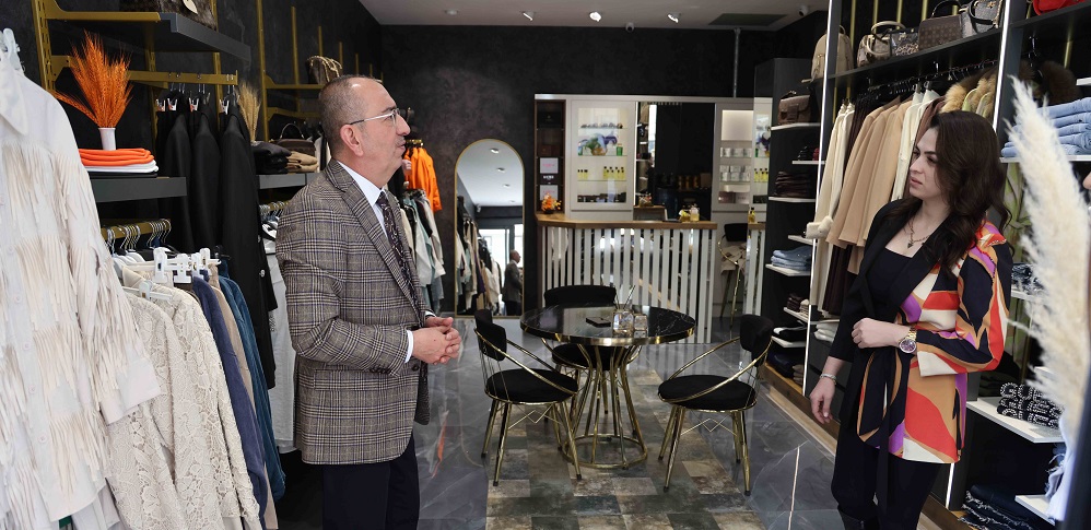 Başkan Kavuş esnafı ziyaret etti