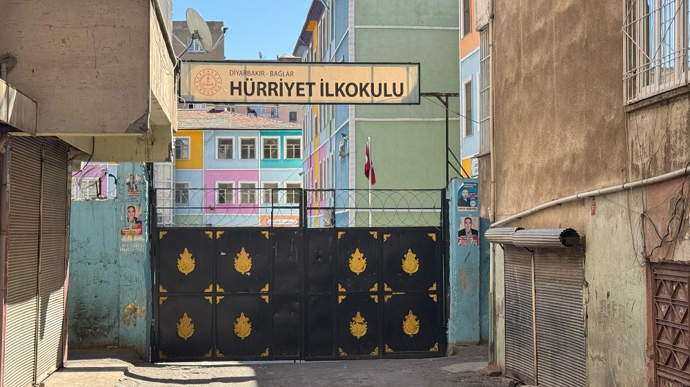 Okul çıkışında öğretmene saldırı