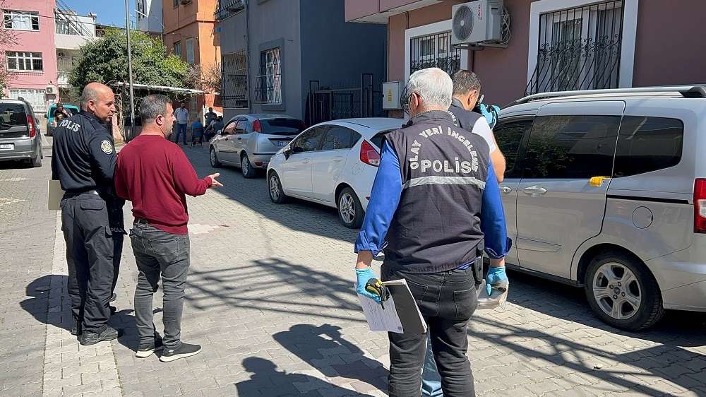 Boşanma aşamasındaki eşinin ailesine ateş açtı