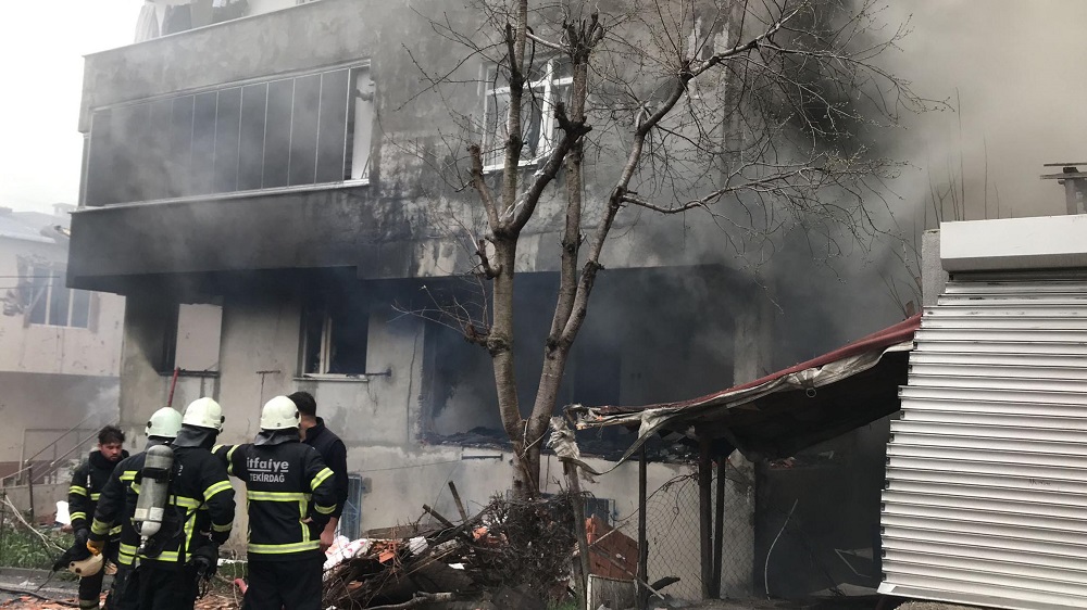 4 katlı binada doğal gaz kaynaklı patlama
