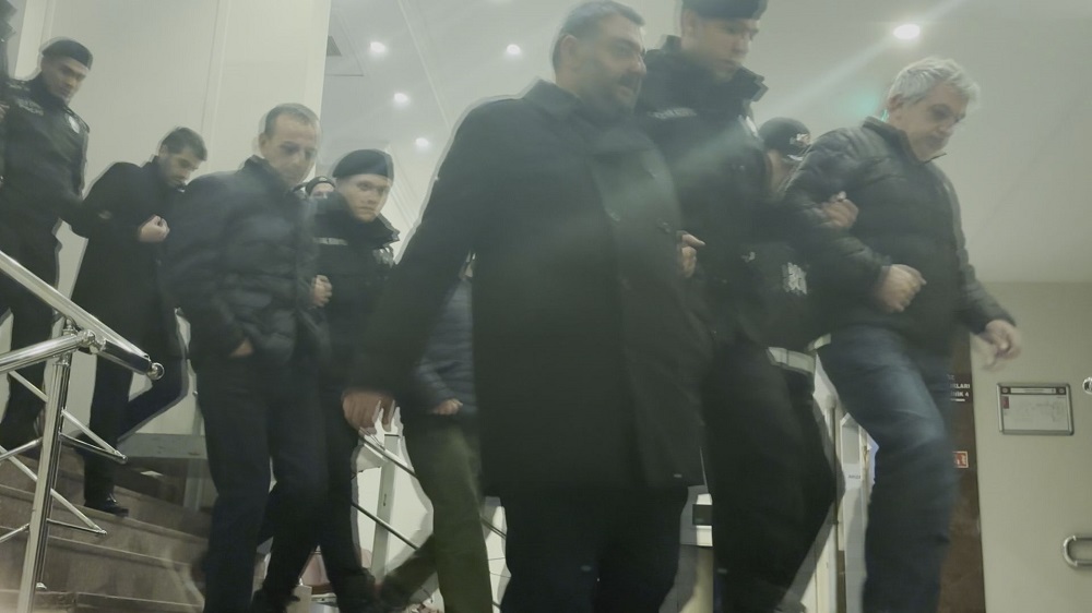 Gözaltına alınanlar sağlık kontrolünden geçirildi