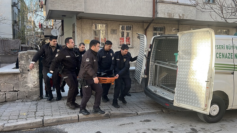 Kızı tarafından bıçaklanan anne öldü
