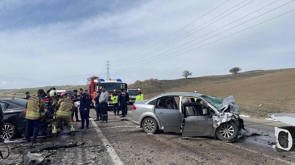 Ankara-Konya karayolunda feci kaza!