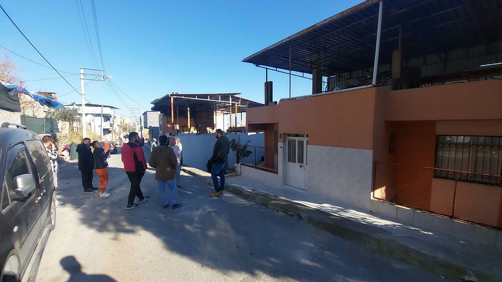 Bıçaklayıp öldürdükten sonra fotoğrafını çekmiş!