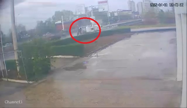 Asker uğurlamaya gidenleri taşıyan minibüs devrildi