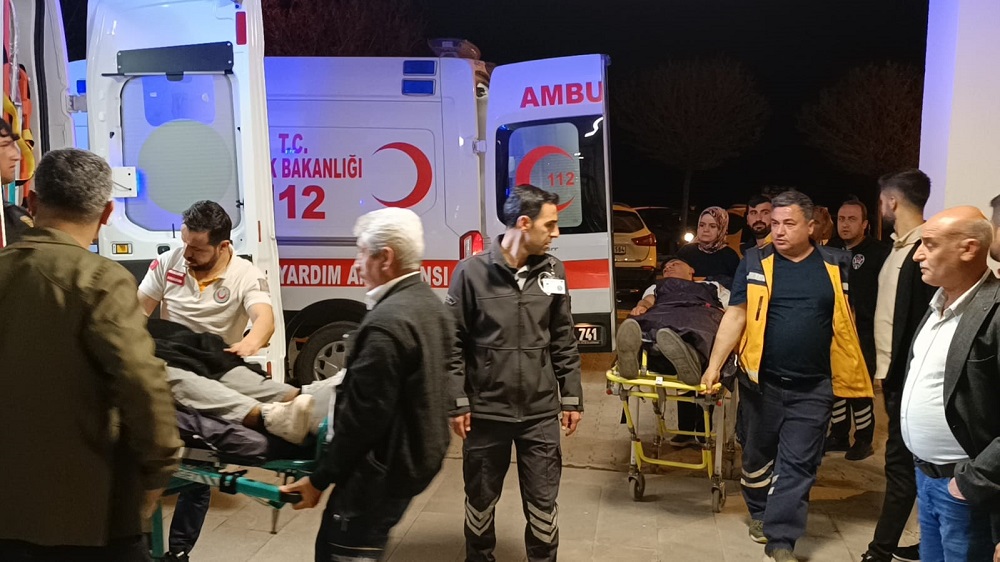 Düğünde bıçaklı kavga: 9 yaralı, 15 gözaltı