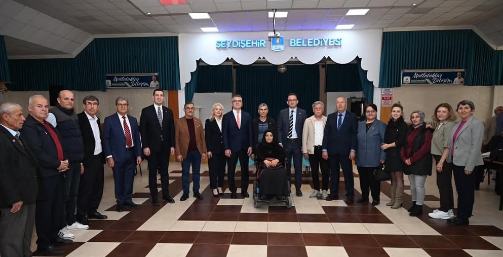 Başkan Ustaoğlu halkla bayramlaştı