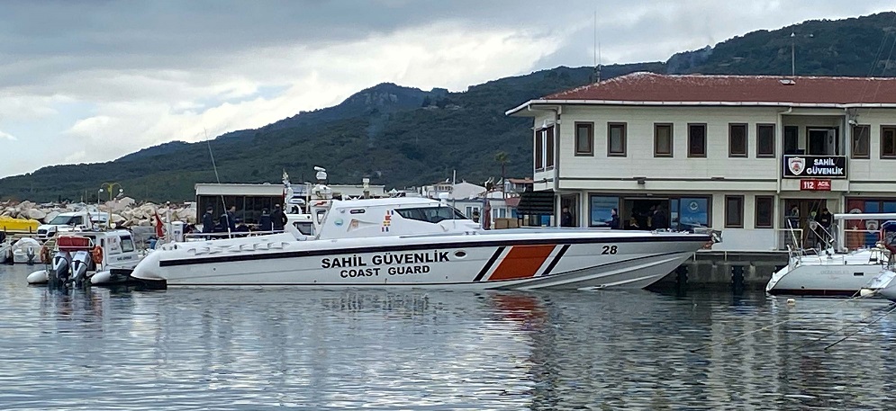 Çanakkale'de göçmen botu batı