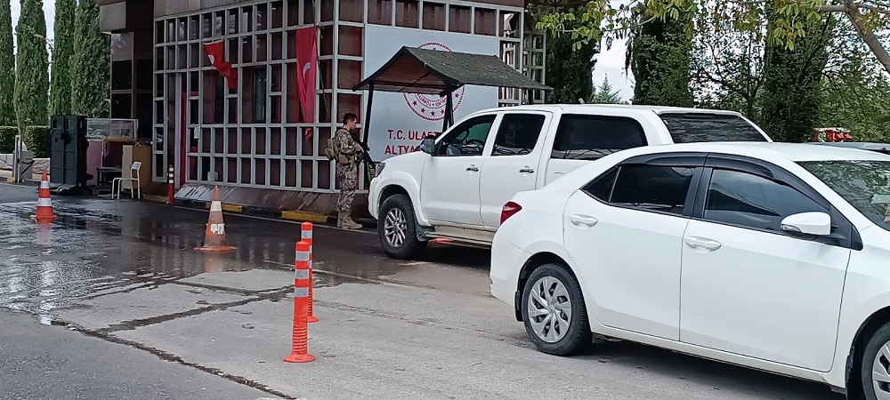 Gaziantep Havalimanı uygulama noktasında arbede