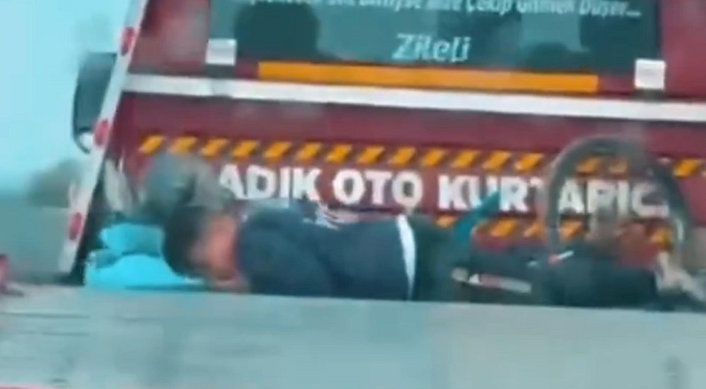 Çekicinin kasasında çocuk taşıyan sürücüye ceza