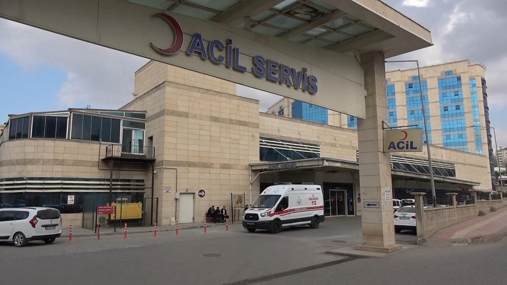 Atın teptiği çocuk ağır yaralandı