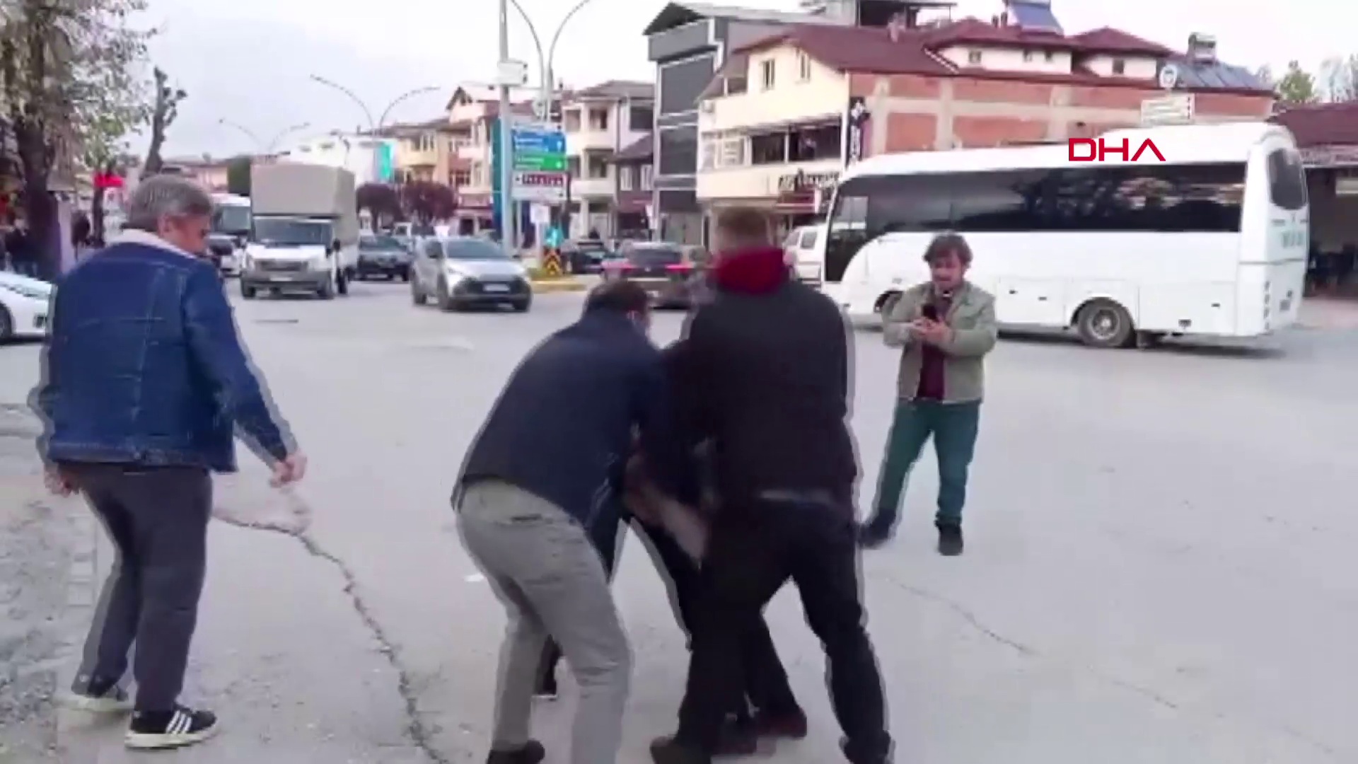 Rol icabı kavga ettiler