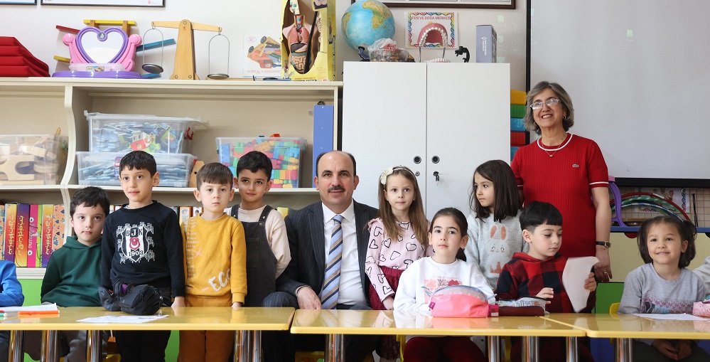 Başkan Altay öğrencilerle bir araya geldi