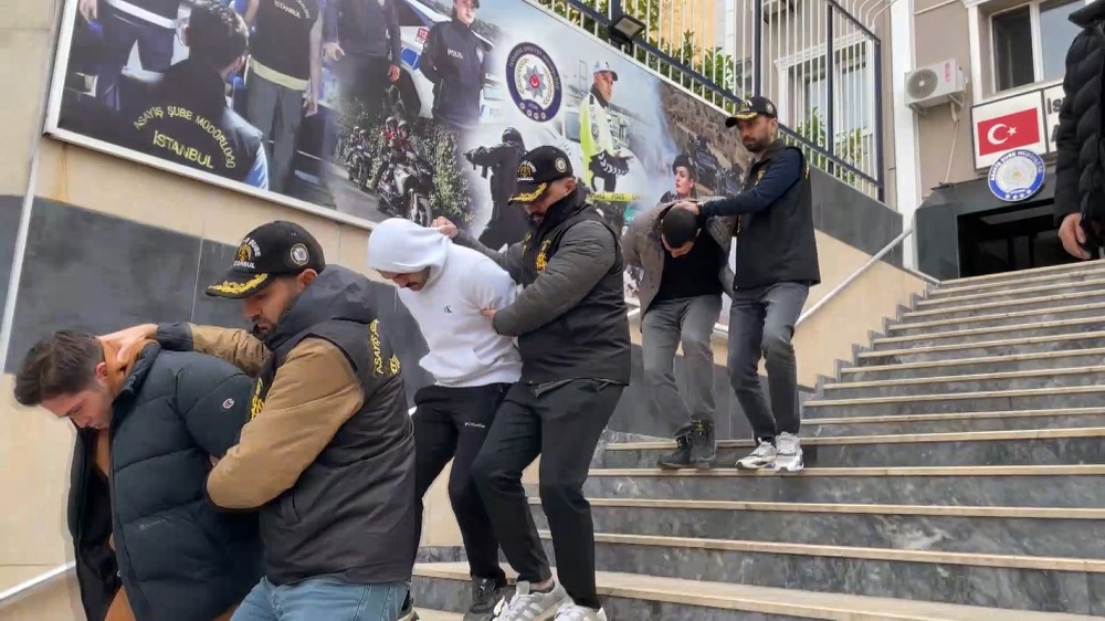 'Yatırım danışmanıyım' yalanıyla dolandırdılar