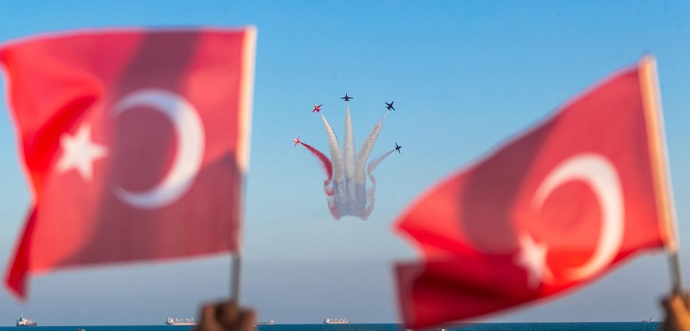 Mersin’de Türk Yıldızları’ndan muhteşem gösteri