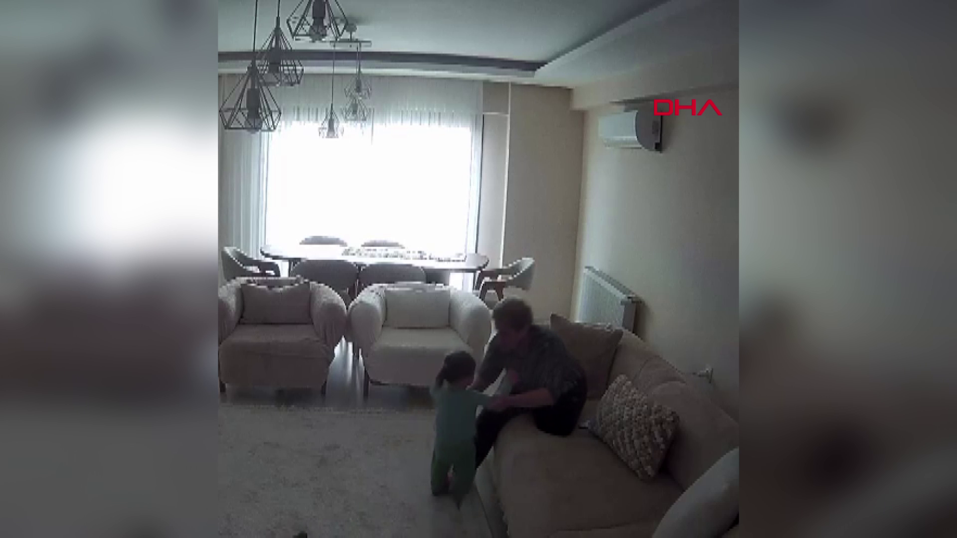 Çocuğa şiddet uygulayan bakıcı tutuklandı