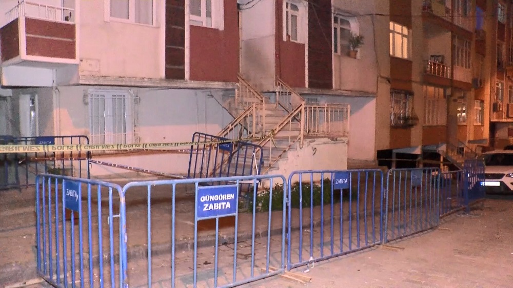 Kolonlardan ses gelince apartman tahliye edildi