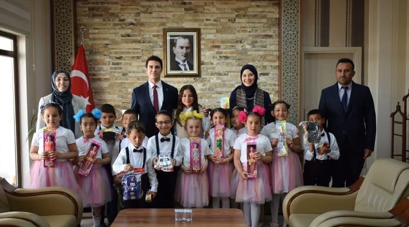 İlkokul öğrencileri Kaymakam'ı ziyaret etti